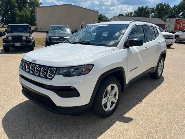 Used 2023 Jeep Compass Latitude with VIN 3C4NJDBN5PT504592 for sale in Gladewater, TX