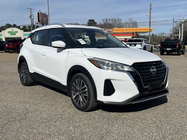 2024 Nissan Kicks SV's photo
