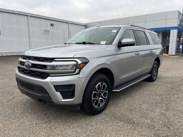 2023 Ford Expedition XLT's photo
