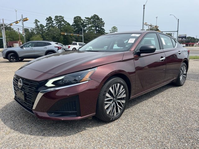 2024 Nissan Altima 2.5 SV photo 2