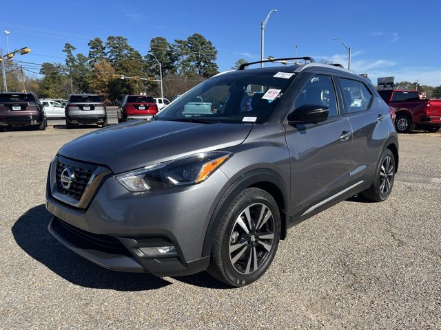 Used 2019 Nissan Kicks SR with VIN 3N1CP5CU9KL542677 for sale in Gladewater, TX