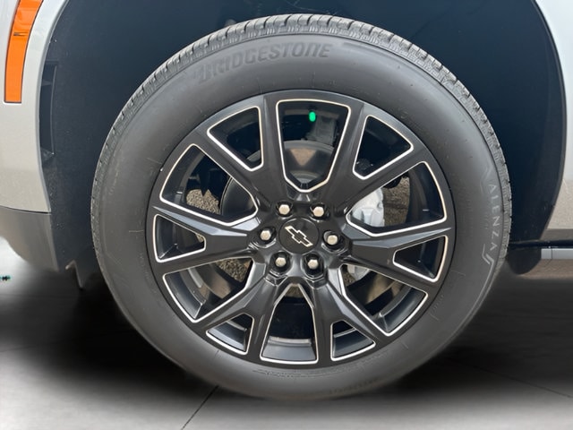 2026 Chevrolet Suburban Premier - Photo 13