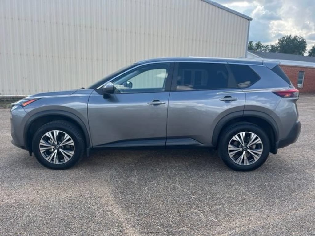 Used 2023 Nissan Rogue SV
