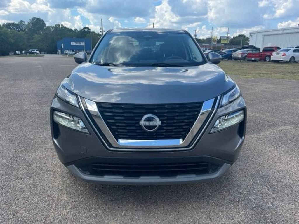 Used 2023 Nissan Rogue SV