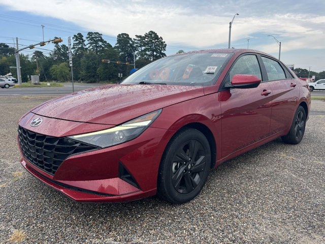 2021 Hyundai Elantra SEL photo 2