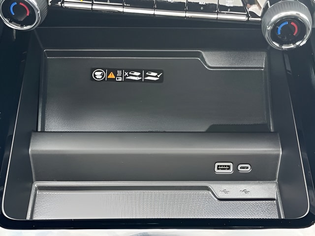2026 Chevrolet Suburban Premier - Photo 30