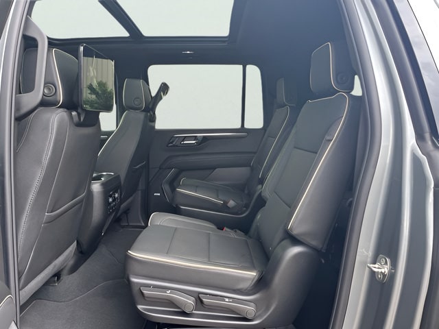 2026 Chevrolet Suburban Premier - Photo 32