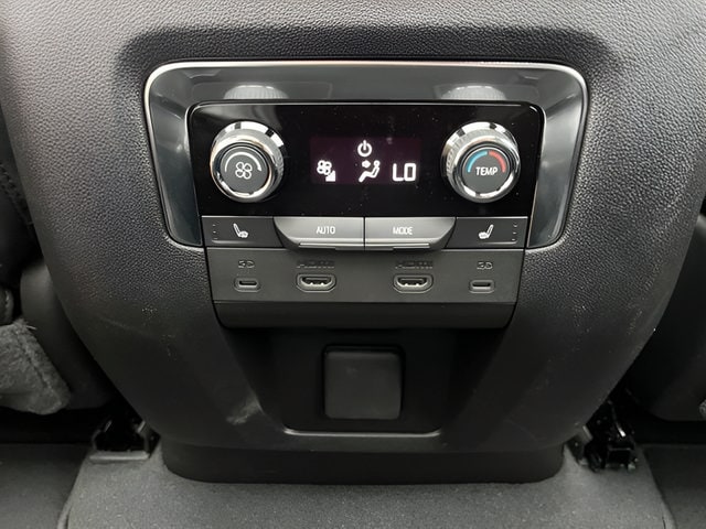 2026 Chevrolet Suburban Premier - Photo 34