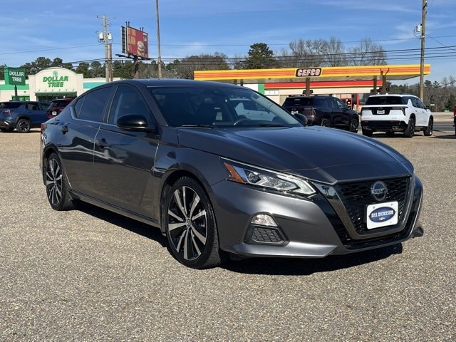 2021 Nissan Altima SR's photo