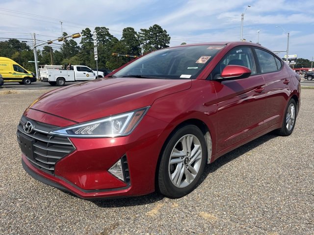 2019 Hyundai Elantra SEL photo 2