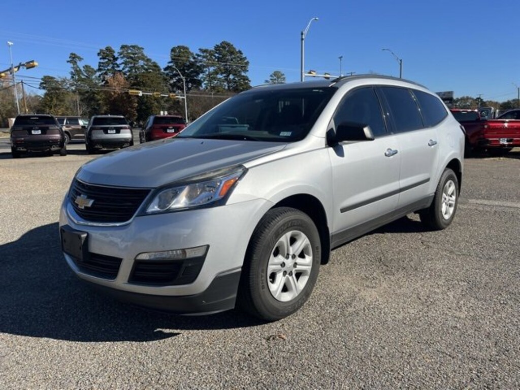 Used 2017 Chevrolet Traverse LS SUV
