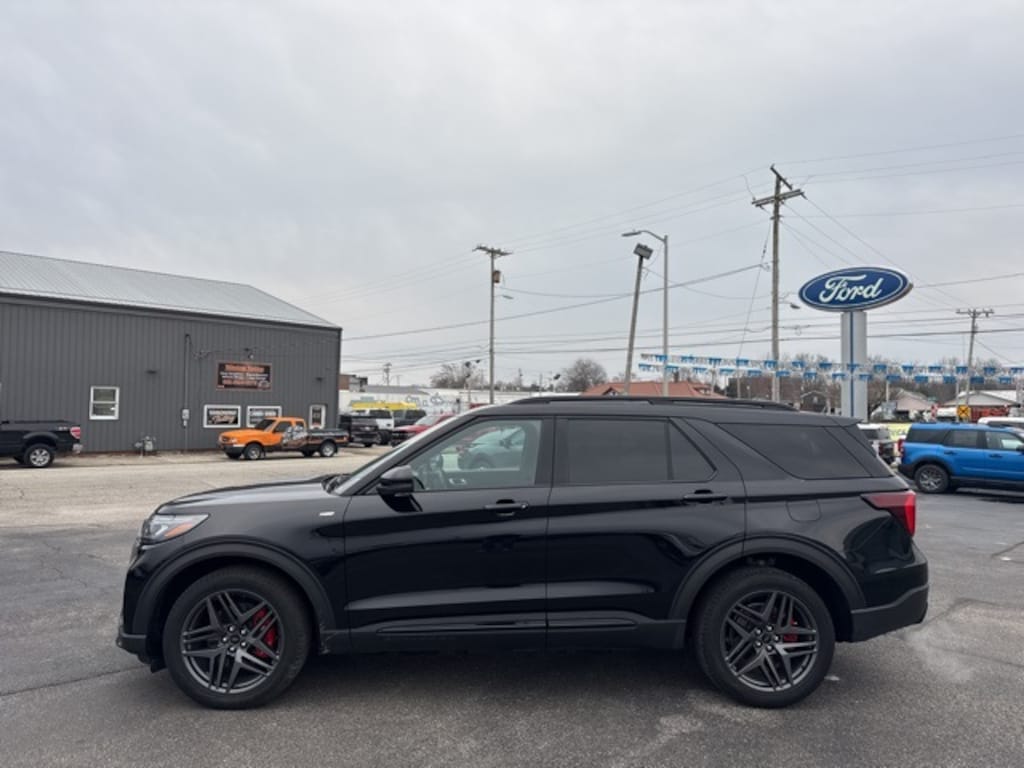 Used 2025 Ford Explorer ST-Line SUV