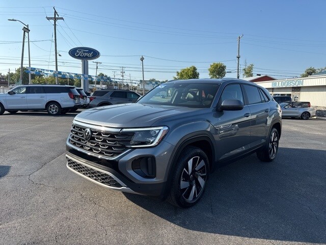2024 Volkswagen Atlas Cross Sport SE Technology photo 2