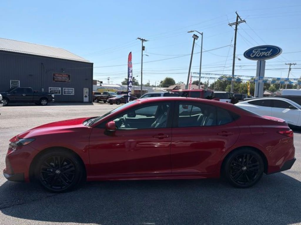 Used 2025 Toyota Camry SE Sedan
