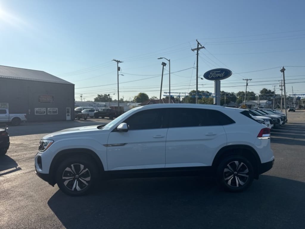 Used 2025 Volkswagen Atlas Cross Sport 2.0T SE SUV