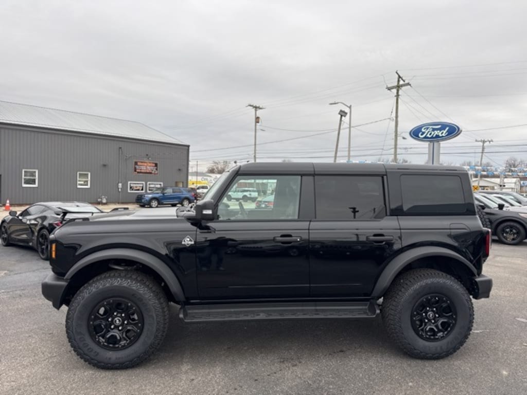 New 2025 Ford Bronco Outer Banks SUV