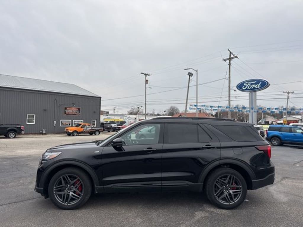 Used 2025 Ford Explorer ST-Line SUV