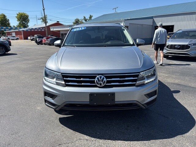 2021 Volkswagen Tiguan SE photo 2