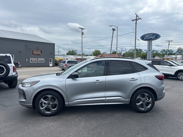 2024 Ford Escape ST-Line photo 2