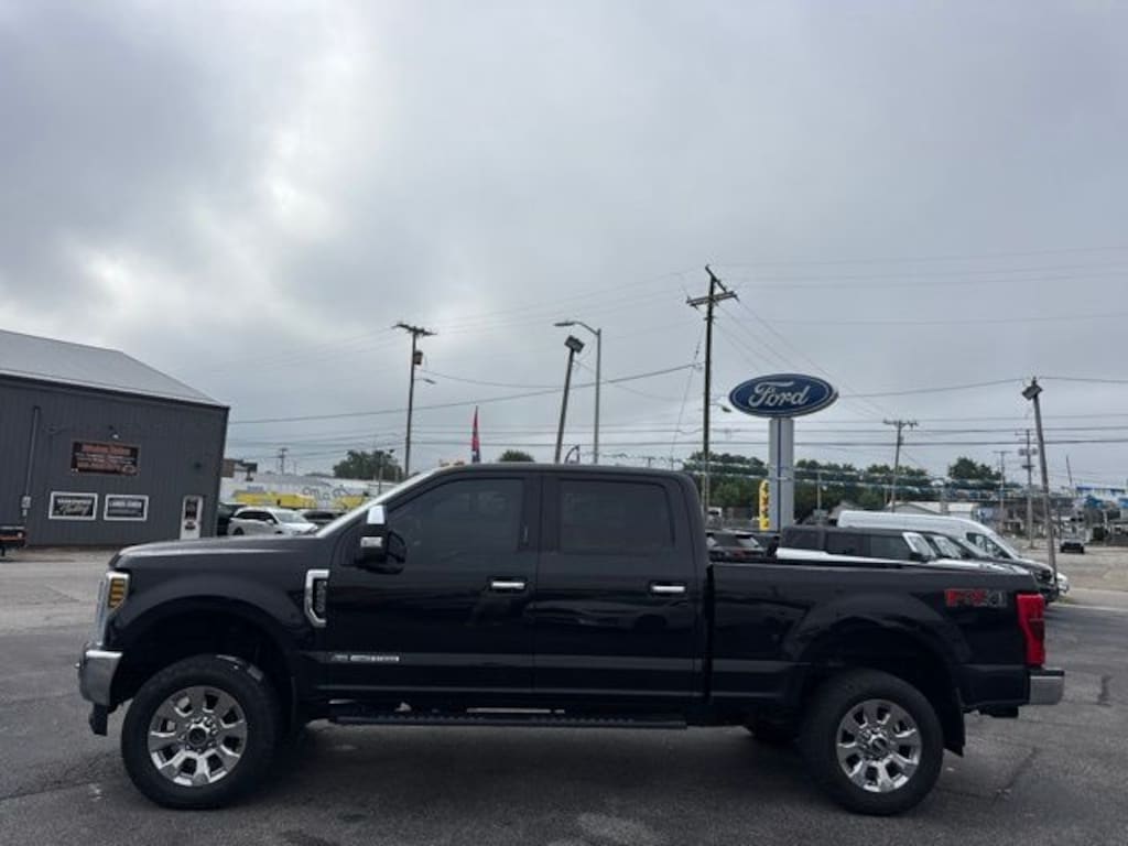 Used 2019 Ford F-250 Lariat Crew Cab Truck