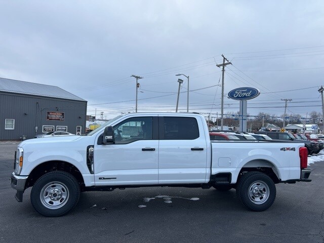 2025 Ford F-350 photo 2