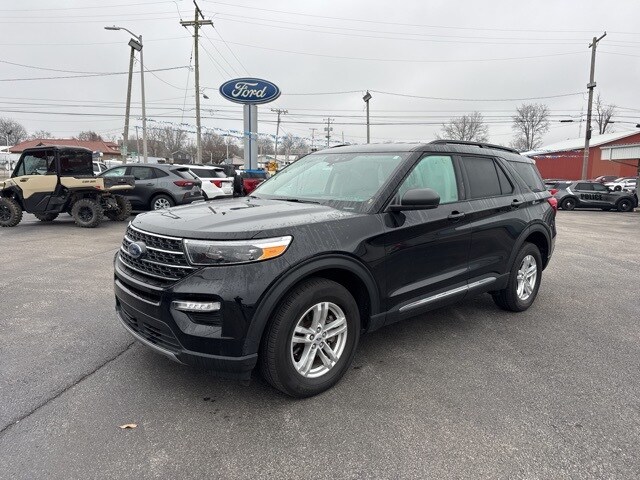 2023 Ford Explorer XLT photo 3