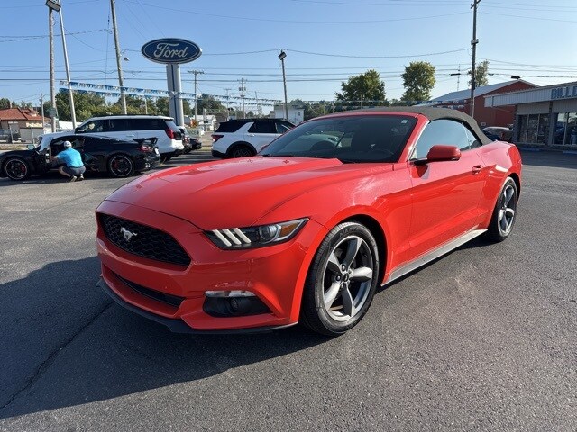 2015 Ford Mustang V6 Convertible photo 3