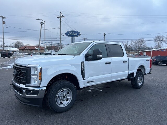 2025 Ford F-350 photo 3