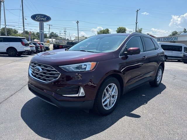 2021 Ford Edge SEL photo 2