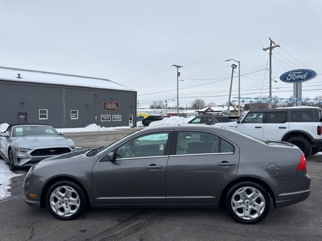 Used 2011 Ford Fusion SE with VIN 3FAHP0HA0BR316020 for sale in Washington, IN
