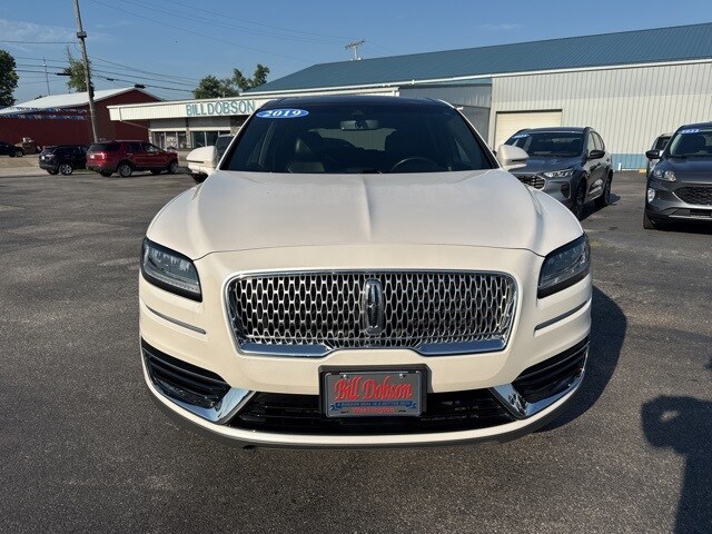 2019 Lincoln Nautilus Select photo 3