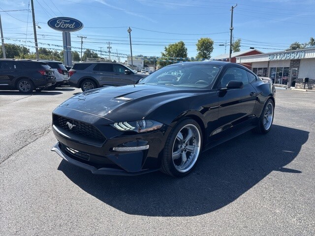 2018 Ford Mustang EcoBoost photo 2