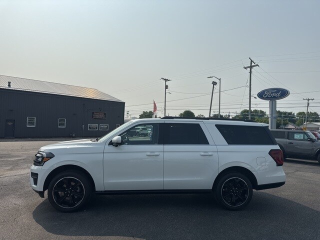 2022 Ford Expedition MAX Limited photo 2