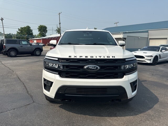 2022 Ford Expedition MAX Limited photo 4