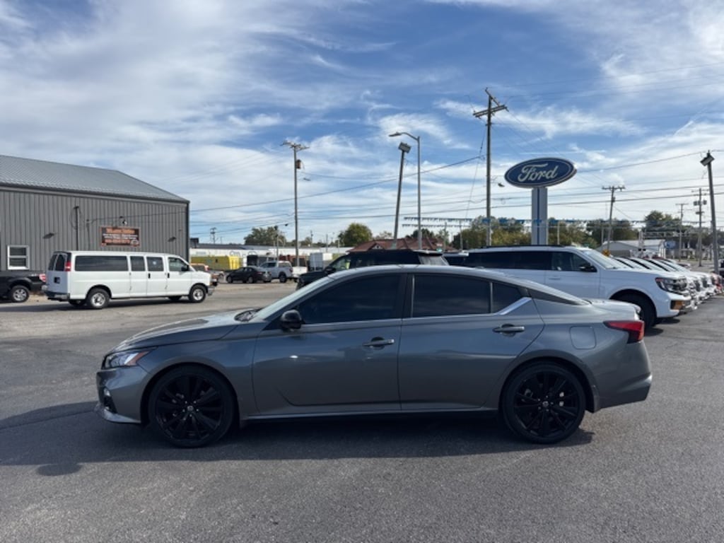 Used 2022 Nissan Altima 2.5 SR Sedan