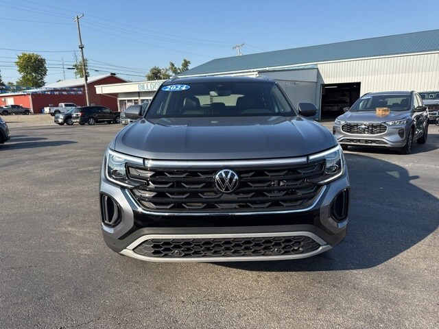 2024 Volkswagen Atlas Cross Sport SE Technology photo 3
