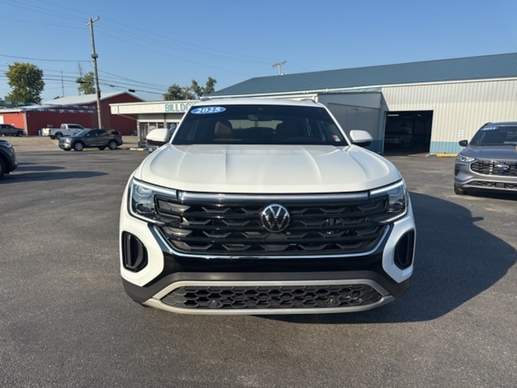 Used 2025 Volkswagen Atlas Cross Sport 2.0T SE SUV