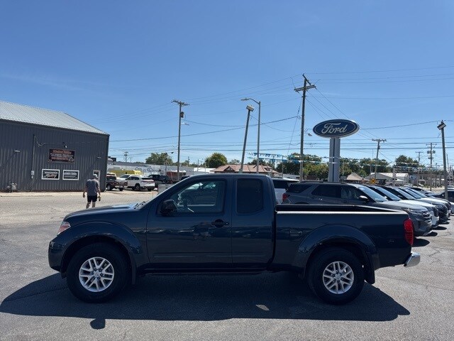 2019 Nissan Frontier SV photo 2