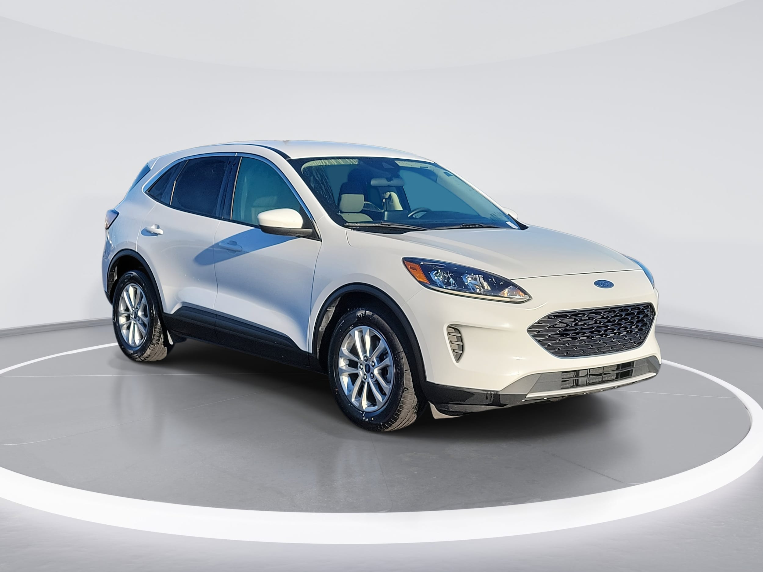 Used 2020 Ford Escape SE with VIN 1FMCU0G64LUA61825 for sale in Brownsburg, IN