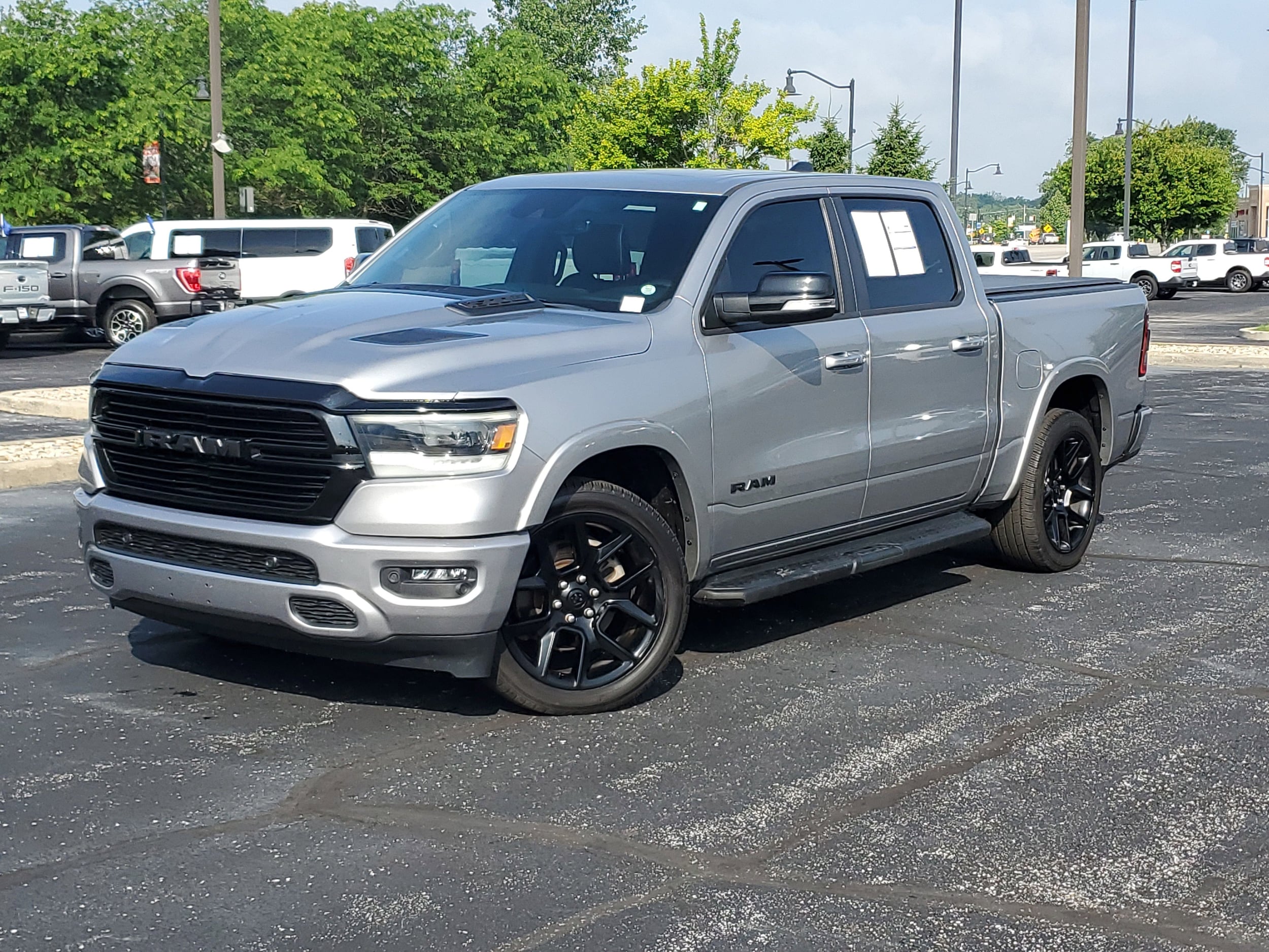 2022 RAM 1500 Laramie 4x4 Crew Cab 5'7's photo