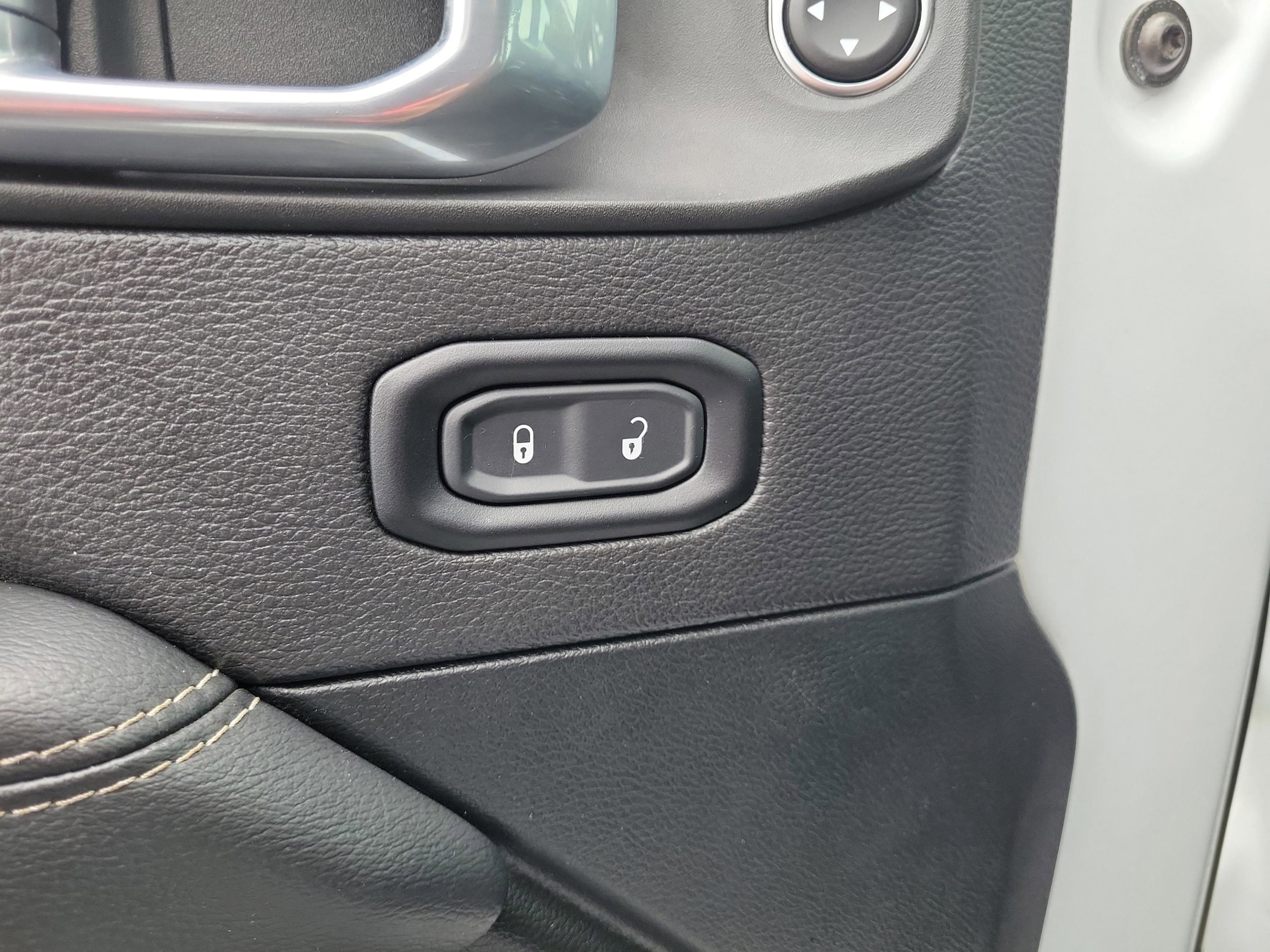 2022 Jeep Gladiator Overland - Photo 28