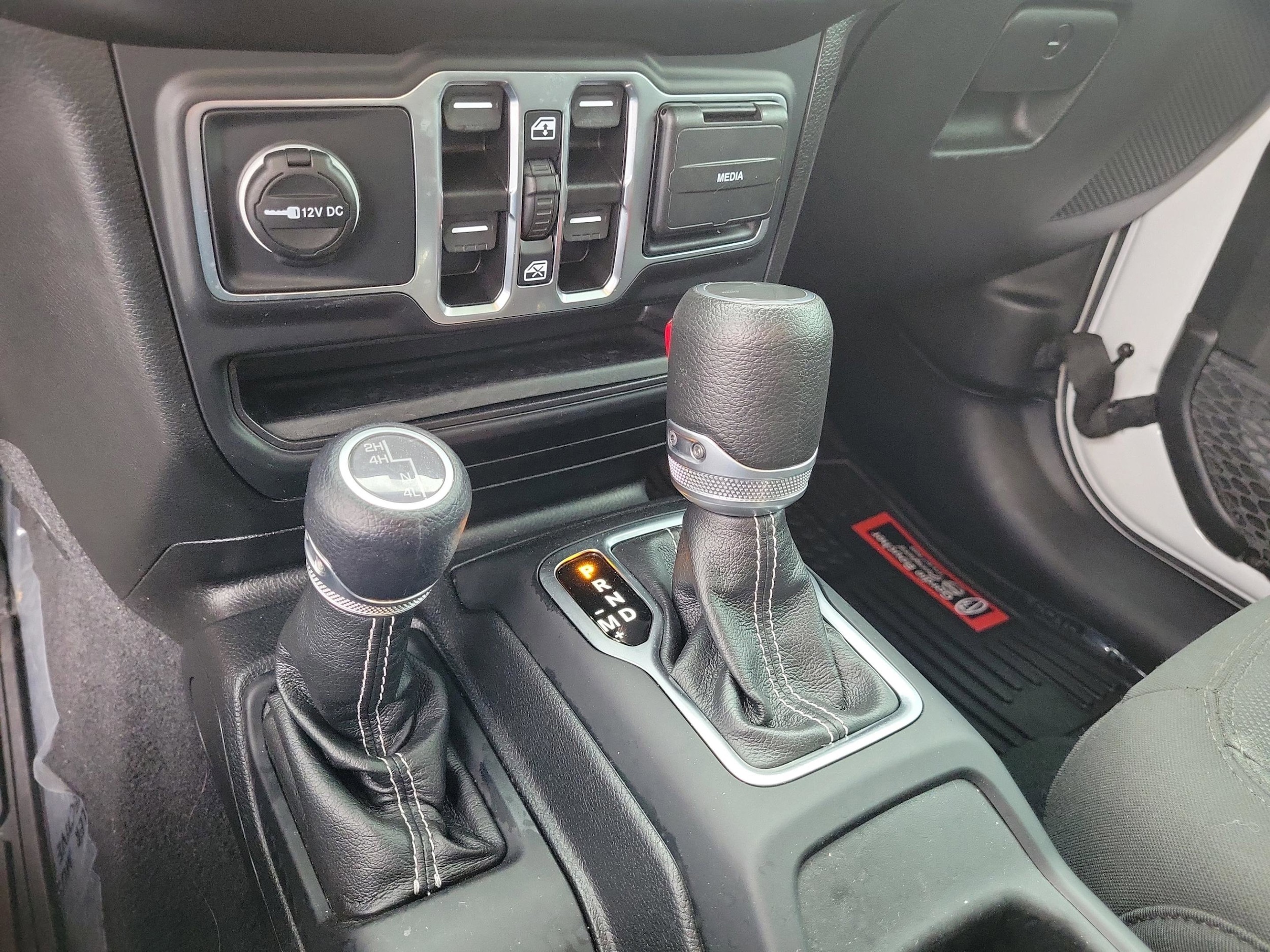 2022 Jeep Gladiator Overland - Photo 8