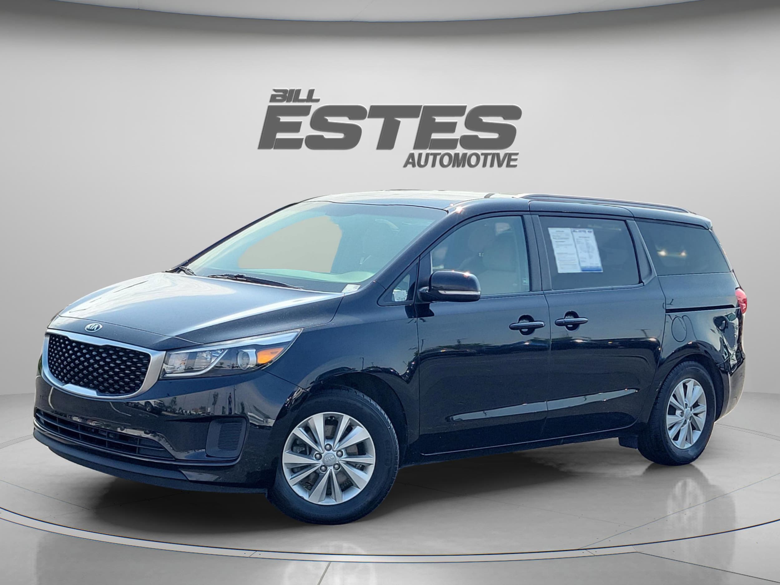 2016 Kia Sedona LX's photo