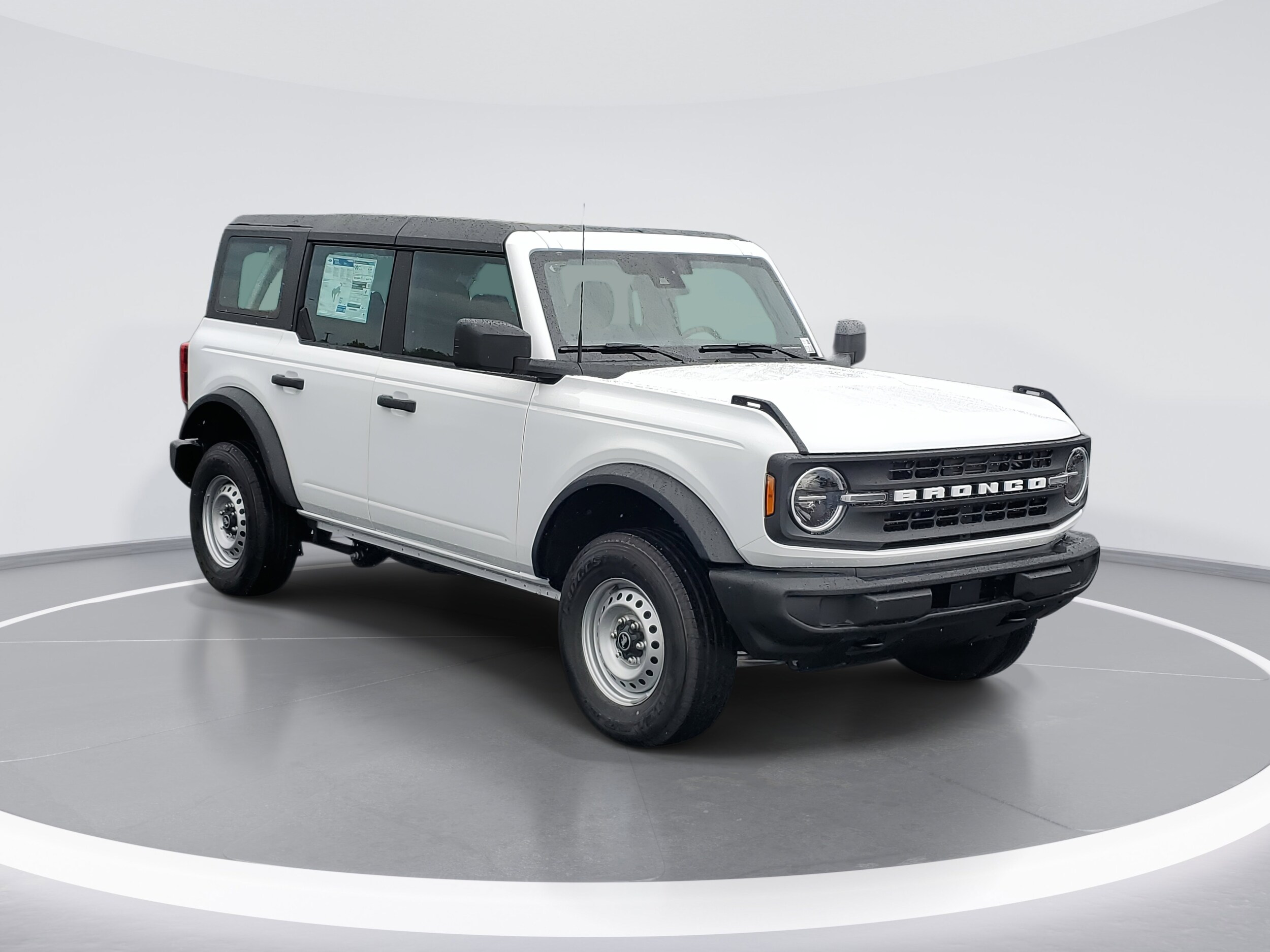 2025 Ford Bronco Base photo 2