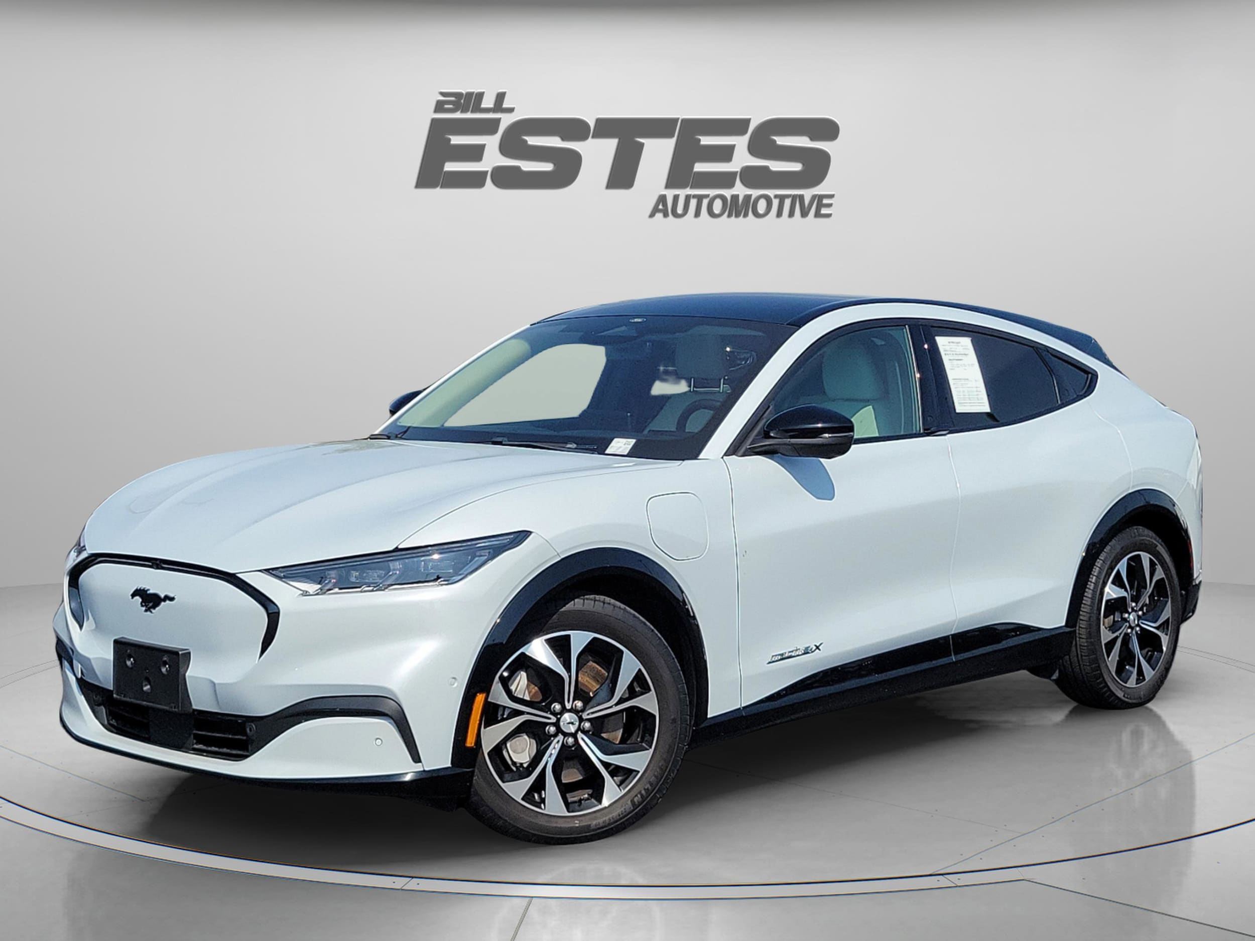 2022 Ford Mustang-Mach-e Premium's photo