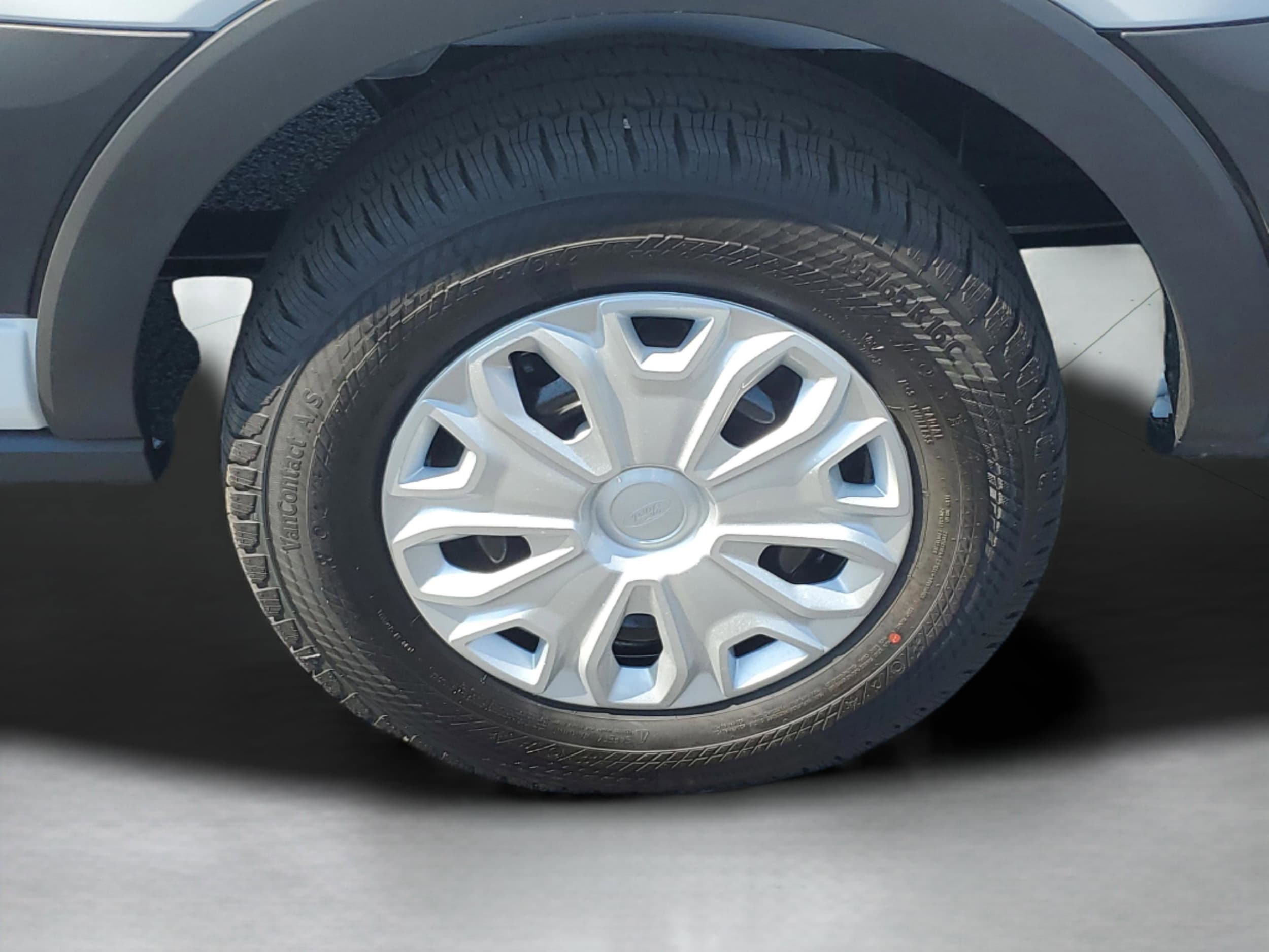 2025 Ford Transit Passenger Van XLT - Photo 29