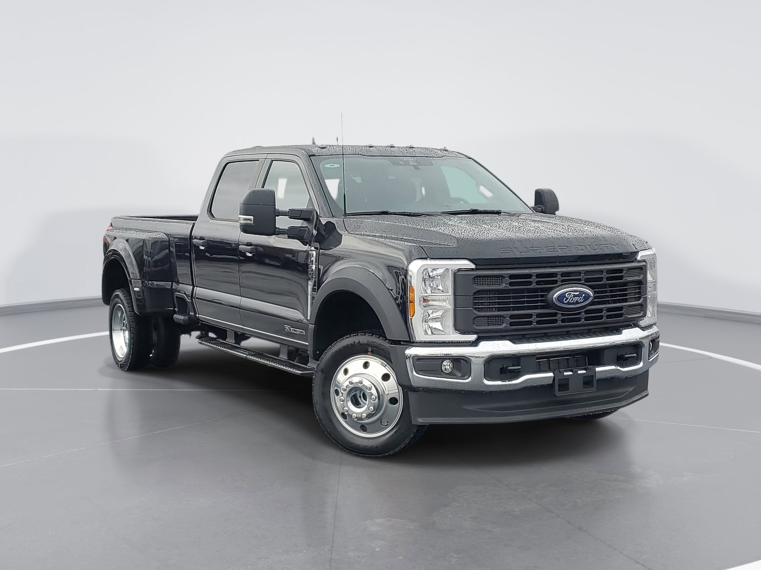 2026 Ford F-450 Super Duty XL's photo