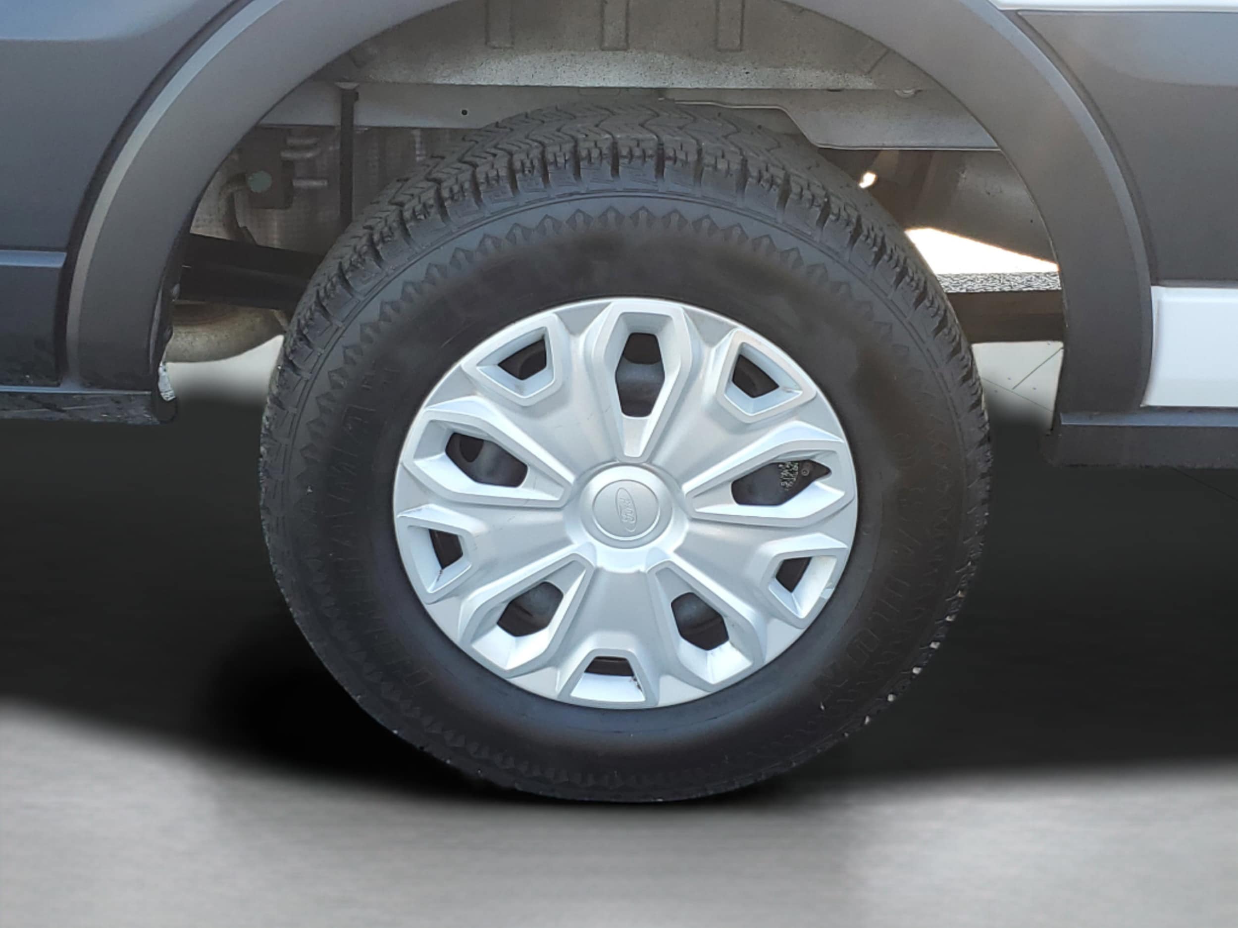 2023 Ford Transit Passenger Van XLT - Photo 28