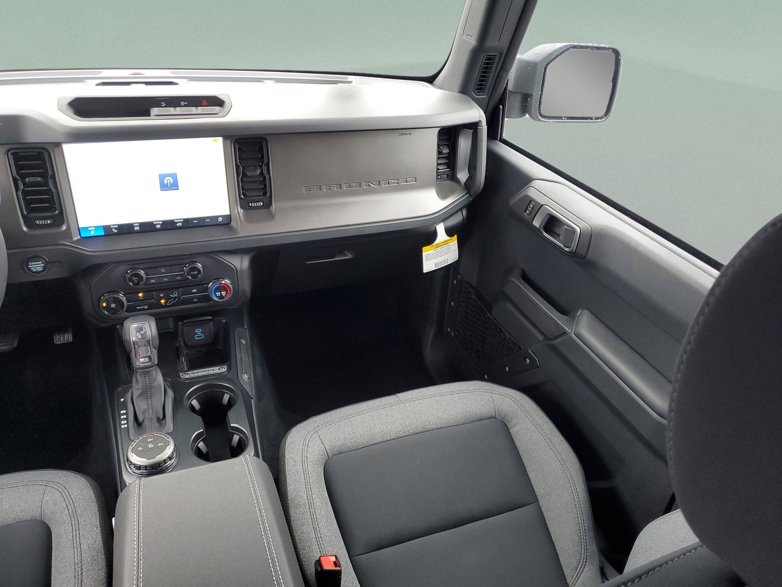2025 Ford Bronco 4-Door Base - Photo 11