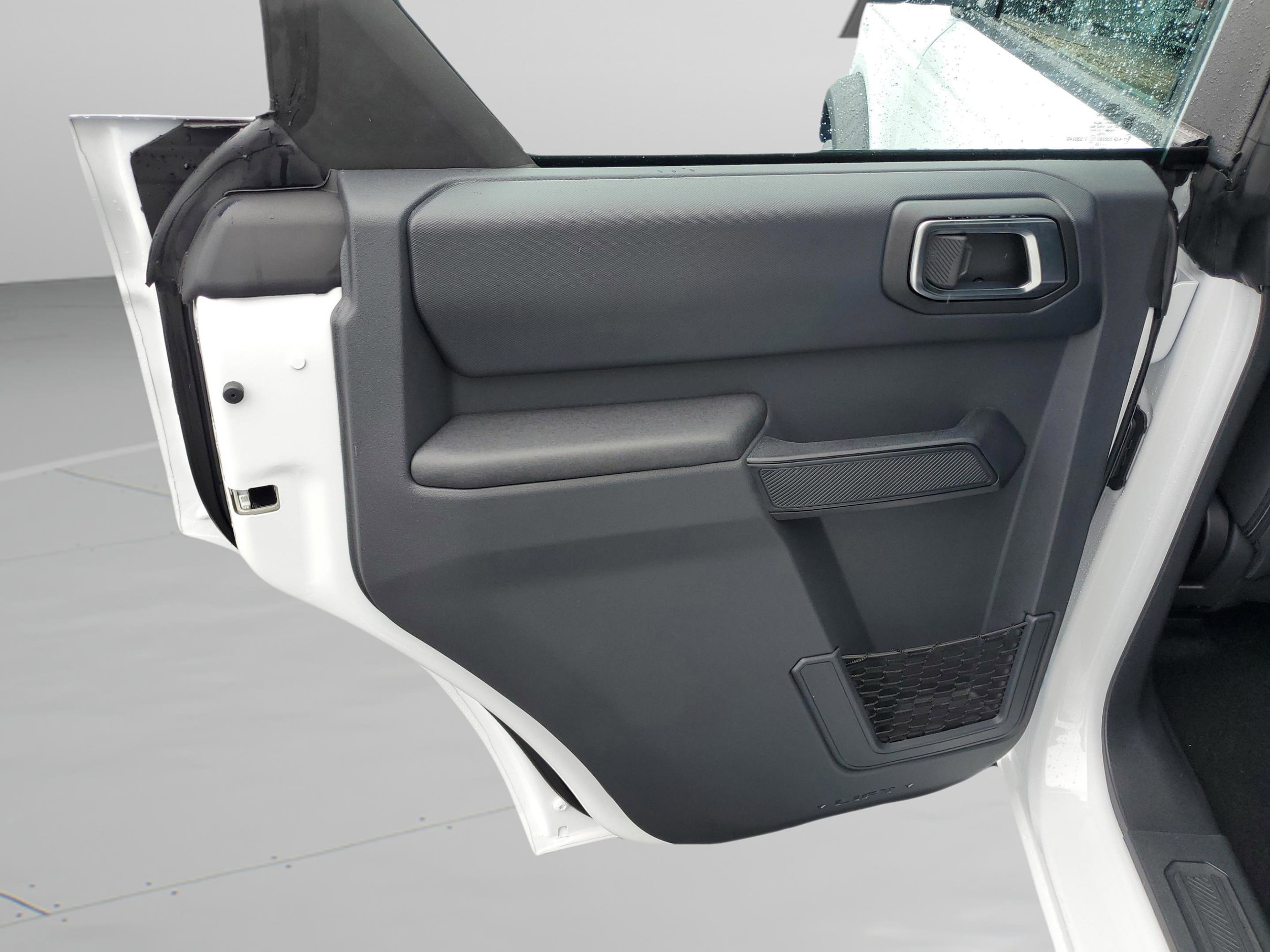 2025 Ford Bronco 4-Door Base - Photo 11